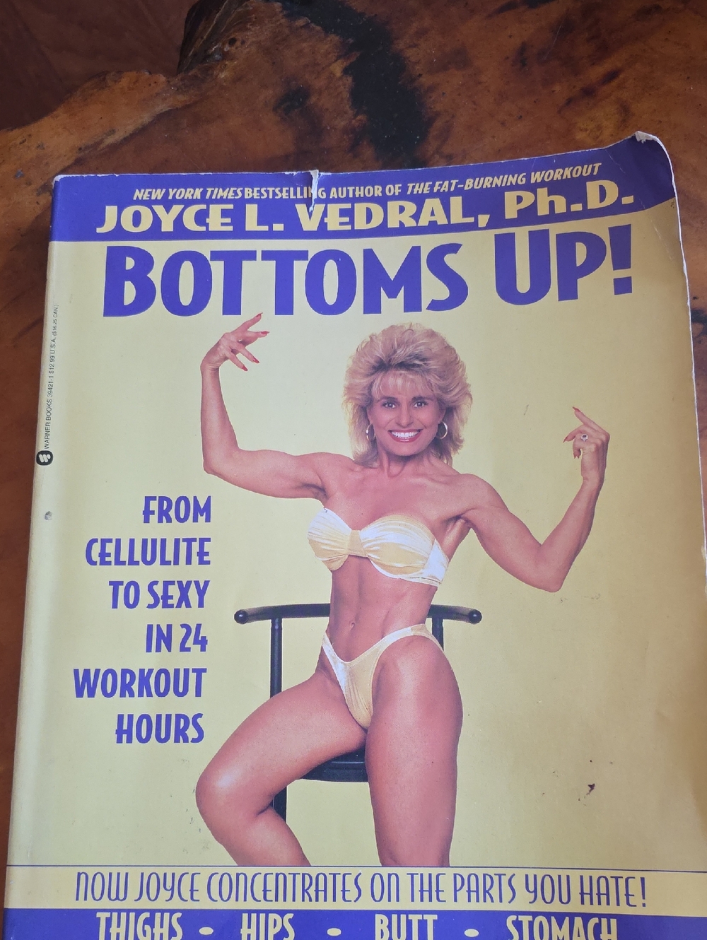 Joyce L. Vedral Bottoms Up! - Yellow Fitness Coffee Table Book
